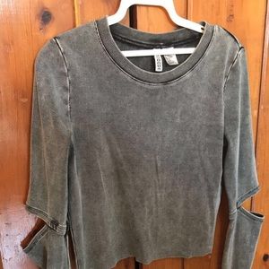H&M charcoal cropped long sleeve top
